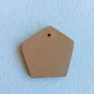 Kerámia medál ötszög 45*50mm