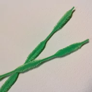 Zsenília 30cm hullámos 3-10mm - ZÖLD