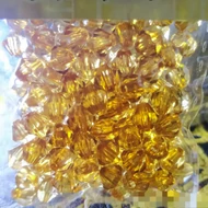 Kristály jellegű akril gyöngy kúpos kb. 10g 6mm világosbarna