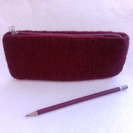Nemez (filc) ceruzatartó cippzáras 9*19cm - BORDÓ