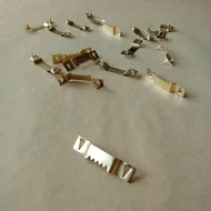 Fogazott fém képakasztó, beüthető (vagy gipszbe süllyeszthető) 48mm 4db/cs
