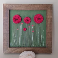 Horgolt virágkép 21*21cm külső mérettel, fa keretben - piros