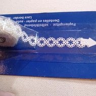 Öntapadós papírcsipke, virágos 10mm*2m - FEHÉR