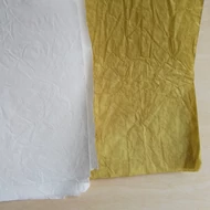 Gyűrt csomagolópapír márványos 59*78cm - FEHÉR