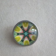 Gyűrű alap patentfoglalathoz cserélhető patent dísz 18mm - mandala 2. (rózsaszín-kék-sárga)