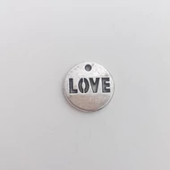 Fém medál ezüst színű korong áttört LOVE felirattal 15mm
