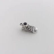 Fém medál ezüst tornacipő 3D 18*7mm