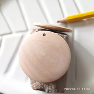 Fa medál alap furattal, kerek, mindkét oldala domború, 40mm*5mm vastag 2db/cs
