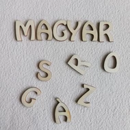 Fa felirat 24mm magas*12 betű: "MAGYARORSZÁG"