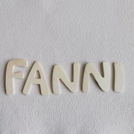 Fa felirat 62mm magas*5 betű: "FANNI"