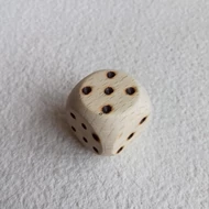 Fa dobókocka natúr 18*18mm égetett pöttyökkel