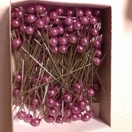 Gombostű, dísztű színes fejjel 5*55mm / 50g - MÁLYVA