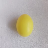 Műanyag tojás 6cm - SÁRGA