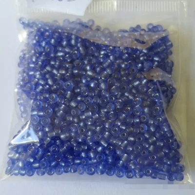 Üveggyöngy kása 20g ezüst közepű kék