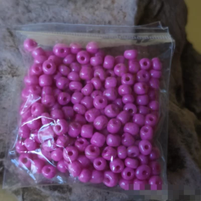 Üveggyöngy maggyöngy 20g magenta