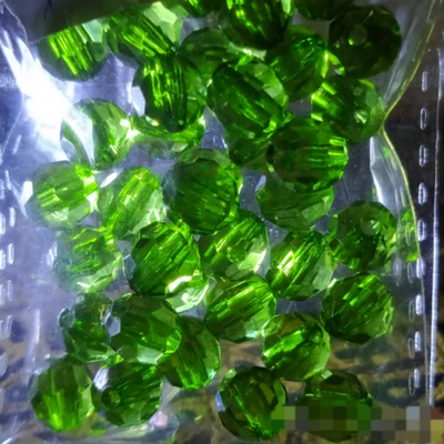 Kristály jellegű akril gyöngy gömb kb. 10g 8mm zöld