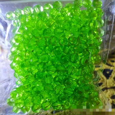 Kristály jellegű akril gyöngy kúpos kb. 10g 4mm világoszöld