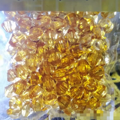 Kristály jellegű akril gyöngy kúpos kb. 10g 6mm világosbarna