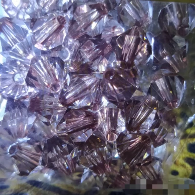 Kristály jellegű akril gyöngy kúpos kb. 10g 8mm szürkéslila